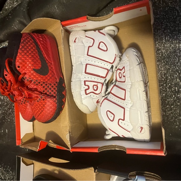 Barely worn shoes from my son he no longer fits size 5c - Picture 3 of 4